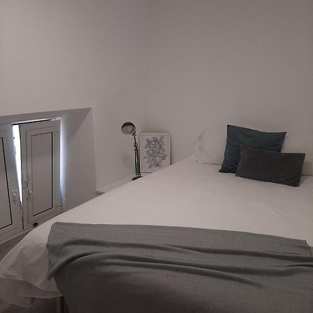 Tia Anica House I - Apartment With Terrace In Central Fuseta Beach Village Exteriör bild