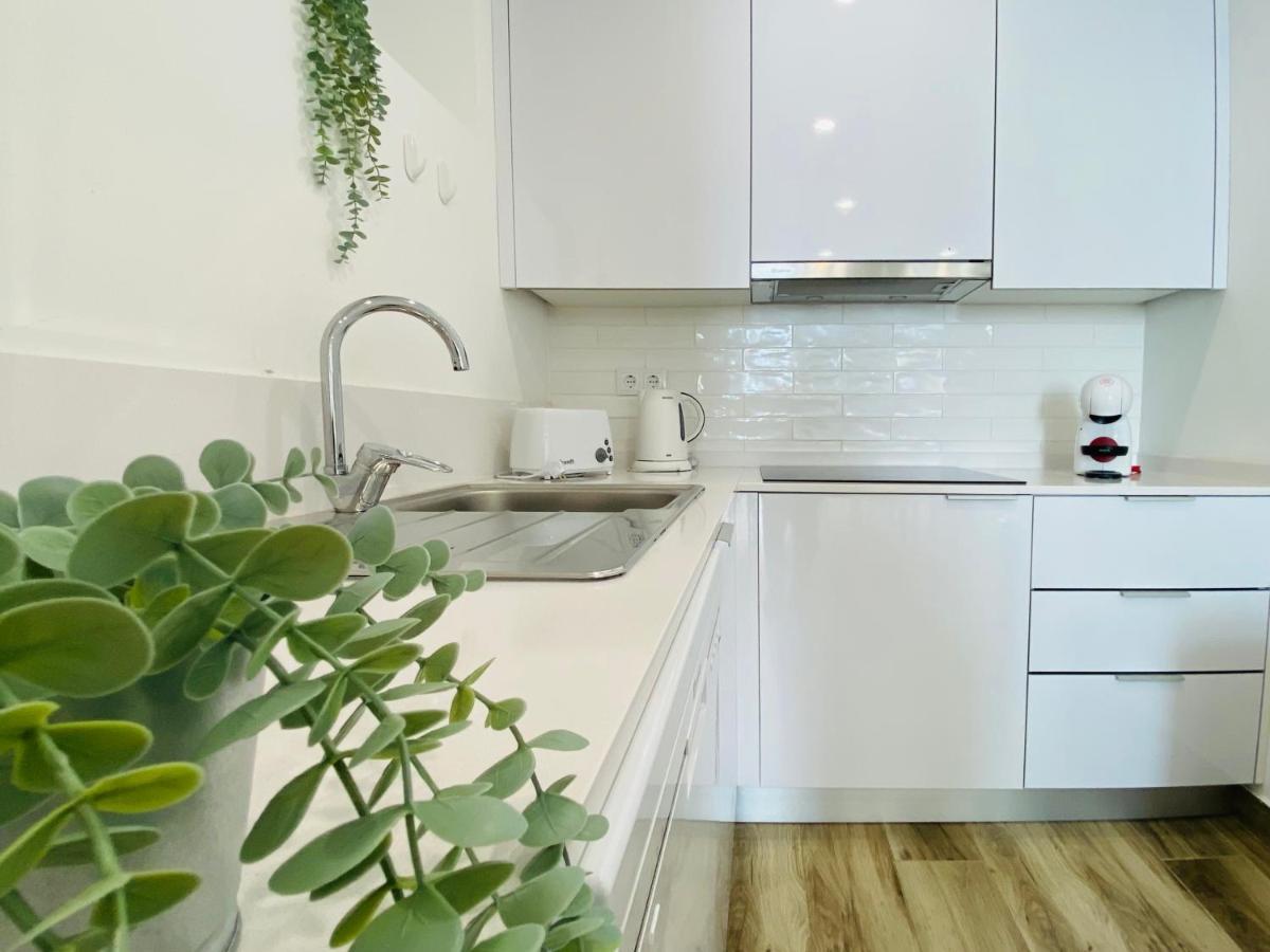 Tia Anica House I - Apartment With Terrace In Central Fuseta Beach Village Exteriör bild