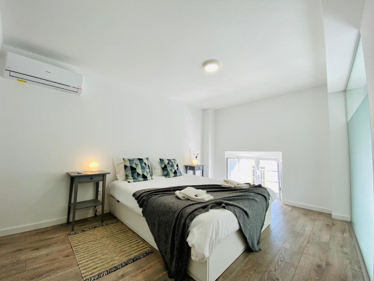 Tia Anica House I - Apartment With Terrace In Central Fuseta Beach Village Exteriör bild